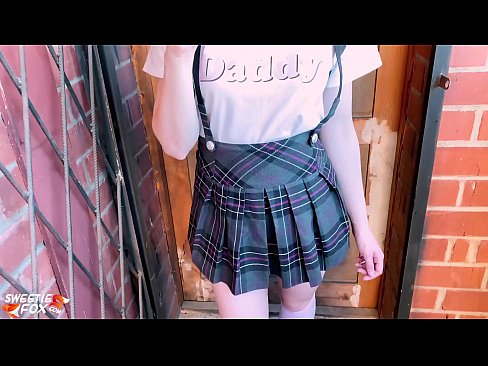 ❤️ Schoolgirl Sucks a dick gu domhainn agus fucks an àite clasaichean. Gnè càileachd  aig porn gd.pornogroupp.ru